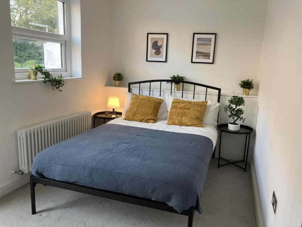 エプソムAwesome Refurbished 1 Bed Flat Few Steps To High St ! - 2 East Houseアパートメント エクステリア 写真